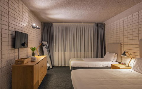 Palms Hotel - New South Wales Tourism  2