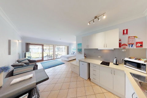 Paradise Beach Apartments - New South Wales Tourism  3