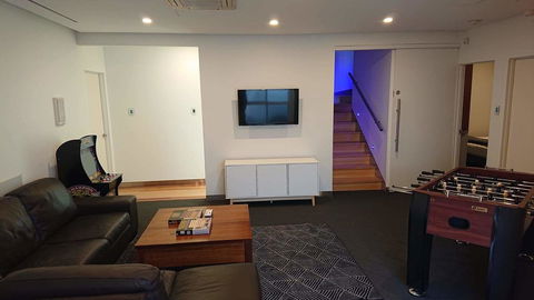 Paradise Escapes - 001 - New South Wales Tourism  0