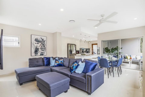 Park Avenue Luxe Townhouse Brand New Sleeps 9 - New South Wales Tourism  0
