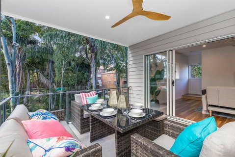 Park Avenue Townhouse Retreat Brisbane Sleeps 10 - New South Wales Tourism  2