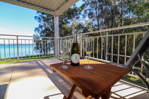 Pelican Escape Executive Home At Raffertys Resort - New South Wales Tourism  3