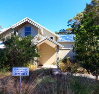 Pelican Escape Executive Home at Raffertys Resort - New South Wales Tourism 
