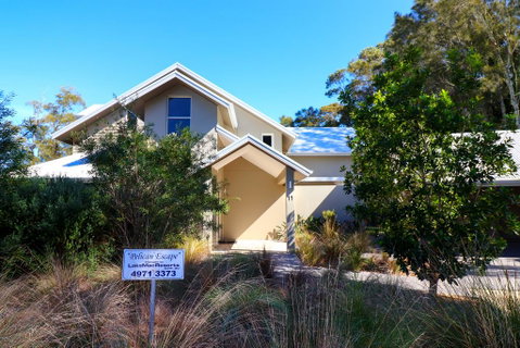 Pelican Escape Executive Home At Raffertys Resort - New South Wales Tourism  0