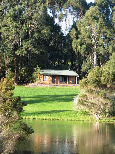 Pemberton Lake View Chalets - New South Wales Tourism  3