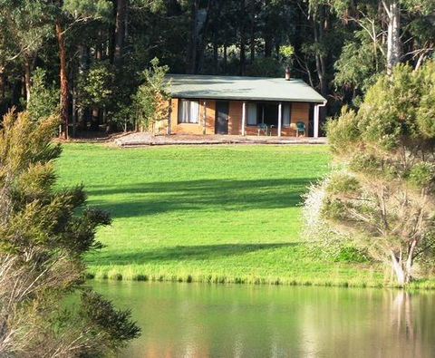 Pemberton Lake View Chalets - New South Wales Tourism  2