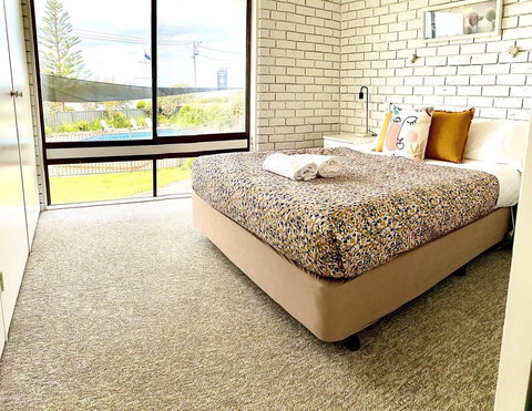 Penguin Mews Merimbula - New South Wales Tourism  1