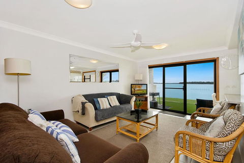 Peninsula Court 5 - New South Wales Tourism  0
