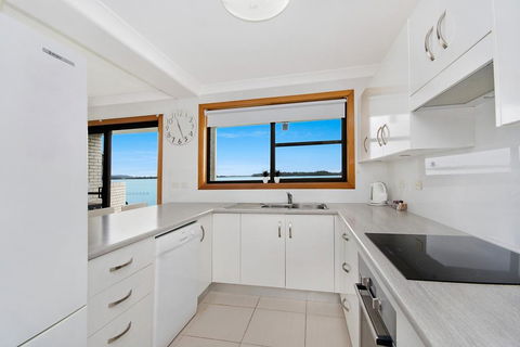 Peninsula Court 5 - New South Wales Tourism  2
