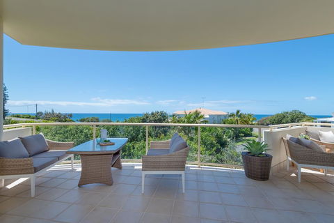 Penthouse Luxe, Sunrise Beach - New South Wales Tourism  3