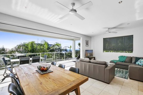 Perfect Getaway, Sunshine Beach - New South Wales Tourism  0