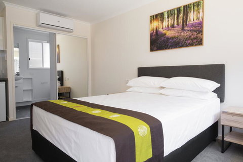Petrie Mill Motel - New South Wales Tourism  0