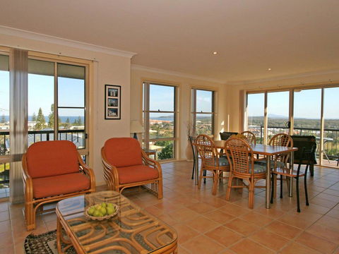 Phoenix Terrace -townhouse Yamba - New South Wales Tourism  1