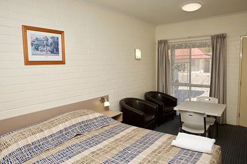 Pioneer Motel Goondiwindi - New South Wales Tourism  2