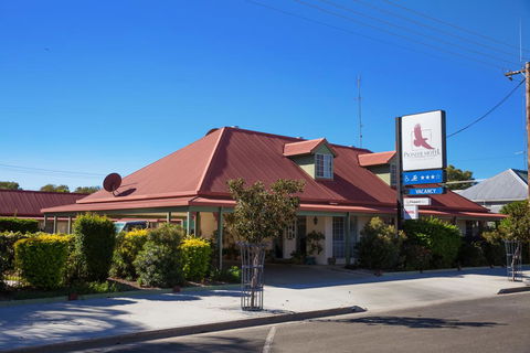 Pioneer Motel Goondiwindi - New South Wales Tourism  0