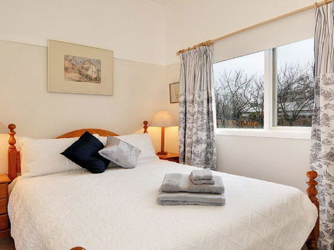 Plum Tree Cottage - Warm, Cosy & Walk To Town - New South Wales Tourism  3