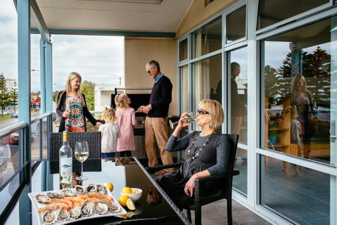 Port Lincoln Foreshore Apartments - New South Wales Tourism  2