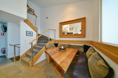 Powder 2 - New South Wales Tourism  2