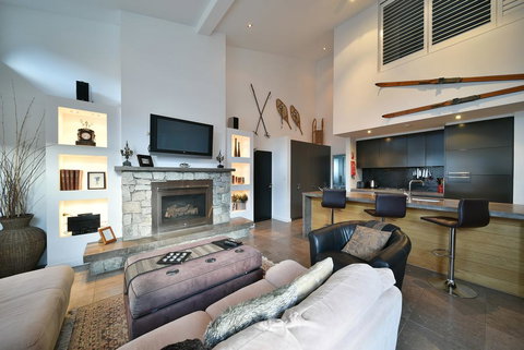 Powder 2 - New South Wales Tourism  3