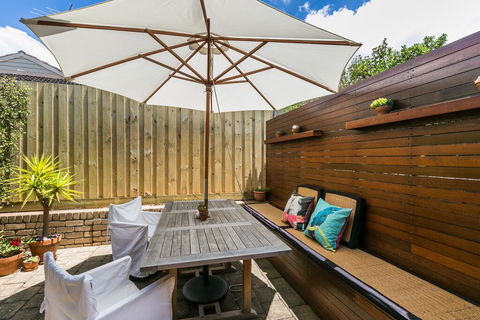 Pride Street Unit 1-13 - New South Wales Tourism  0