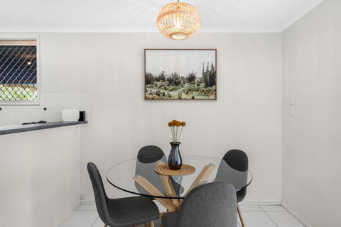 Prime Location Just 500m From Beach - New South Wales Tourism  3