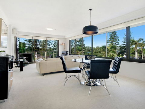 Private Apartment - Central Broadbeach - New South Wales Tourism  0