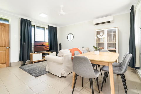 Private Pool, Big Backyard, Aircon - Paradise! - New South Wales Tourism  1