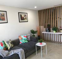 Private Room in Modern Comfortable Home Stay - New South Wales Tourism 
