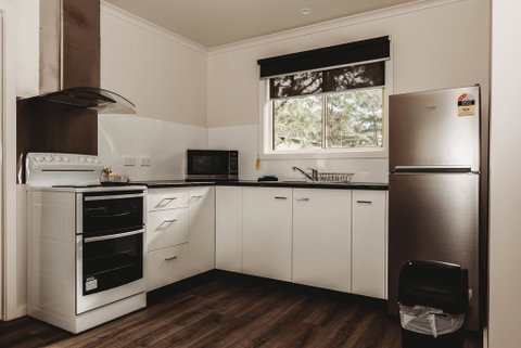 Pyrenees Caravan Park - New South Wales Tourism  3