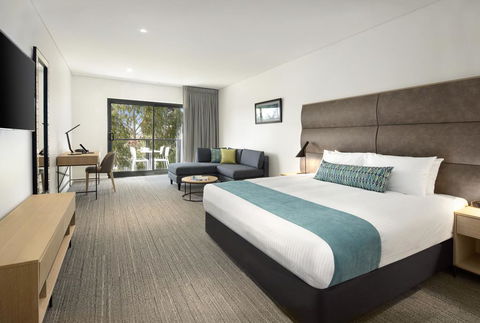 Quality Hotel Lakeside - New South Wales Tourism  2