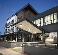 Quality Hotel Lakeside - New South Wales Tourism 