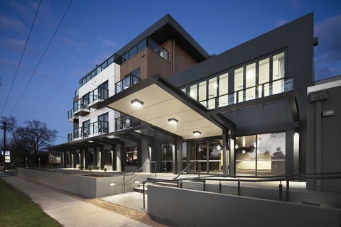 Quality Hotel Lakeside - New South Wales Tourism  0