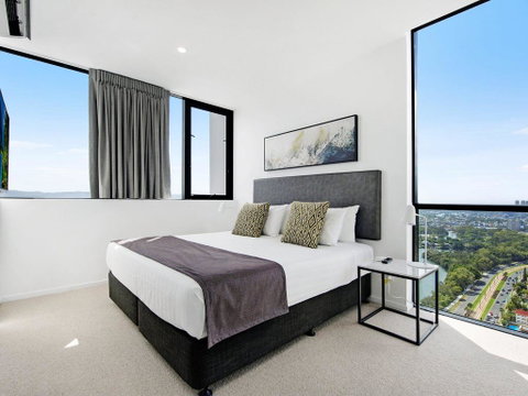 Qube Broadbeach - Luxury 2 Bedroom Ocean View - New South Wales Tourism  3