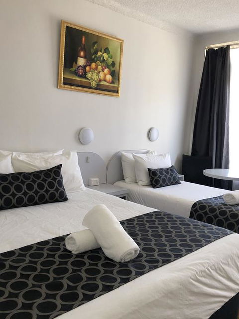 Queanbeyan Motel - New South Wales Tourism  1