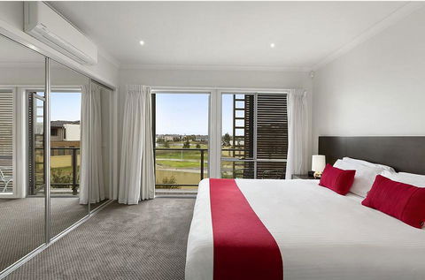 Quest Sanctuary Lakes - New South Wales Tourism  2