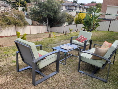 Quiet And Spacious Living Close To All Attractions - New South Wales Tourism  3