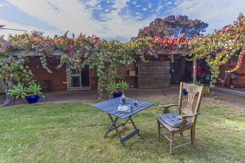 Quilters Studio - New South Wales Tourism  0