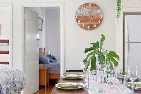 Rakali Cottage Lake Conjola - New South Wales Tourism  3