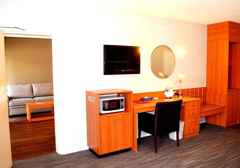 Ramada Hotel & Suites By Wyndham Cabramatta - New South Wales Tourism  3