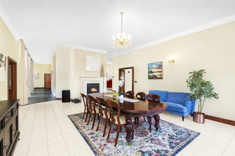 Razorback Holiday House With Incredible Views - New South Wales Tourism  3