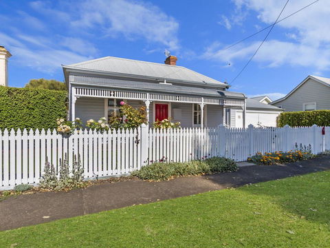 Red Door @ Wishart - New South Wales Tourism  0