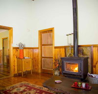 Red Tractor Retreat - New South Wales Tourism 