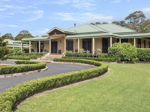Reign Manor - Large Group Accommodation - New South Wales Tourism  0