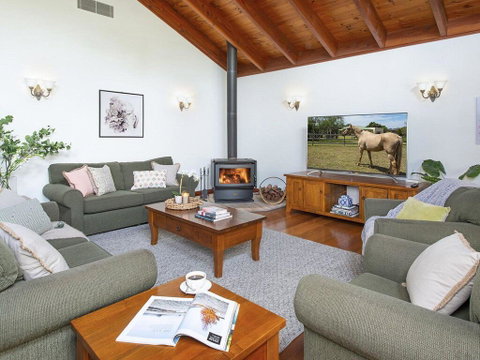 Reign Manor - Large Group Accommodation - New South Wales Tourism  2