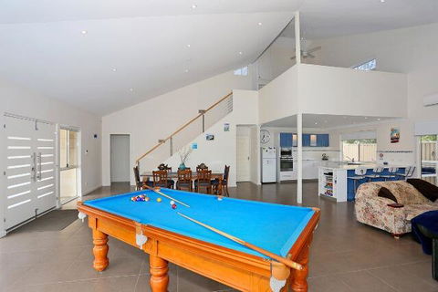Relax At Falcon By The Bay - New South Wales Tourism  1
