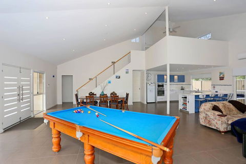 Relax At Falcon By The Bay - New South Wales Tourism  0