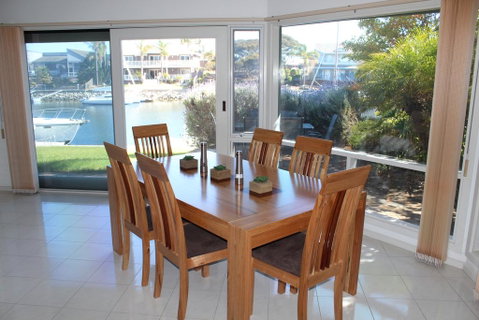 Relax At The Marina - New South Wales Tourism  0