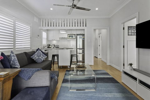 Relaxed Clovelly Beach Home - Parking - Cloey6 - New South Wales Tourism  3