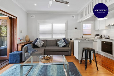 Relaxed Clovelly Beach Home - Parking - Cloey6 - New South Wales Tourism  0