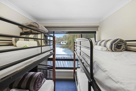Renmark River Villas And Boats & Bedzzz - New South Wales Tourism  3
